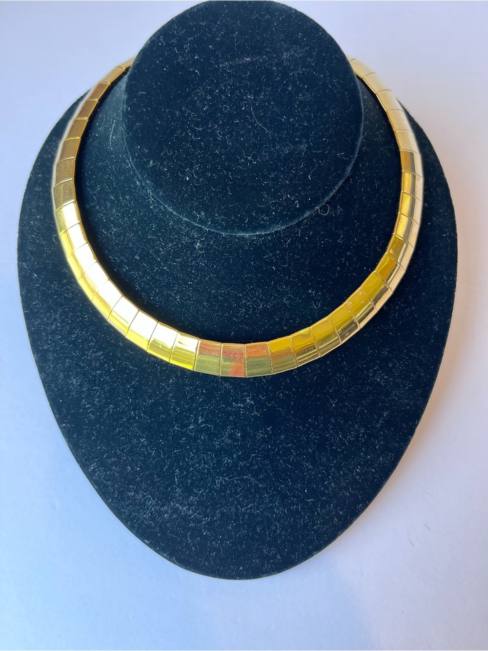 Vintage Shiny Gold Tone Choker Necklace 80’s